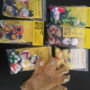 Monkey Mitt with 6 velcro attachable learning kits